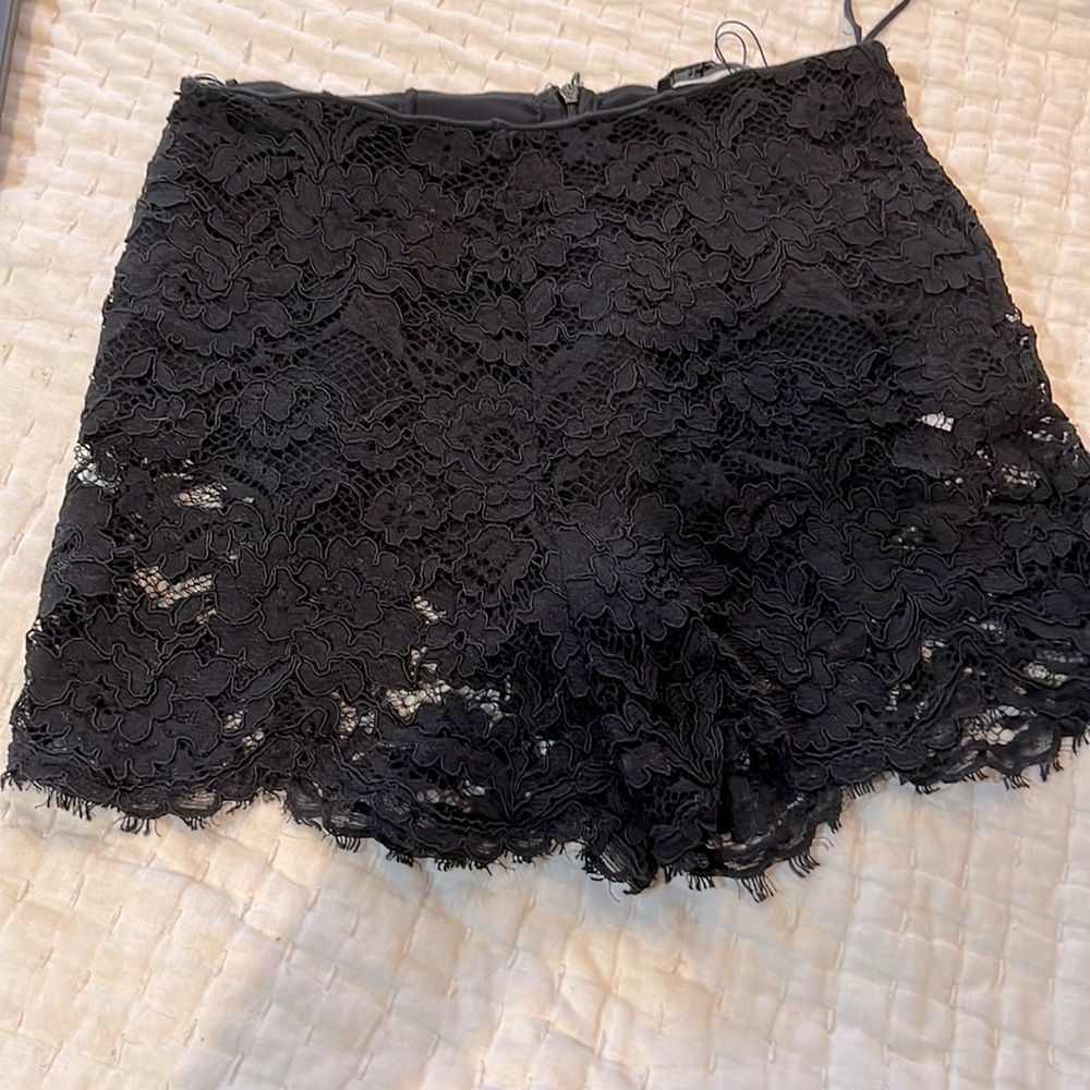 BNWT Zara tap pants shorts.